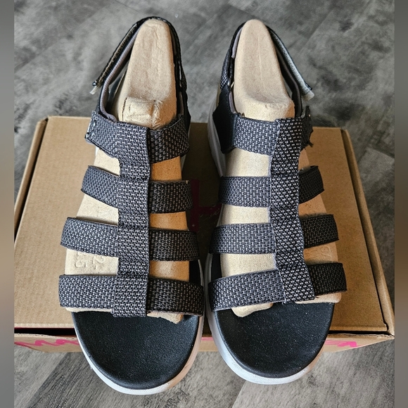 Ryka Iliana Sandals - Picture 3 of 6